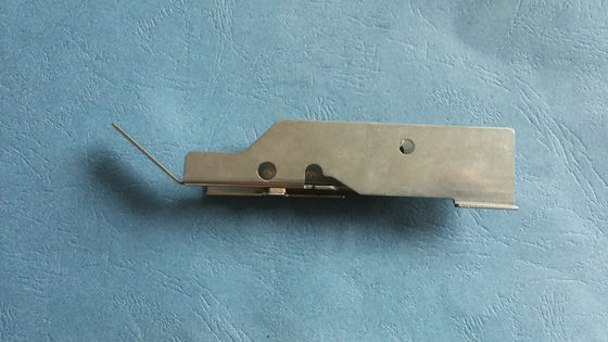 acheter Le conducteur de SMT en métal partie la couverture de conducteur de YAMAHA CL12MM d'Assy de guide de bande de KW1-M2240-00x fabrication en ligne